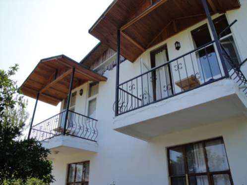 Cemils Pension Чирали