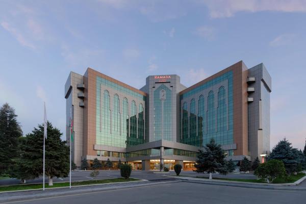 Отель Ramada Plaza by Wyndham Гянджа