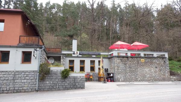 Lesní Restaurace Harrachovka, Забронировать Гостевой дом Недорогие отели Табора, недорогие