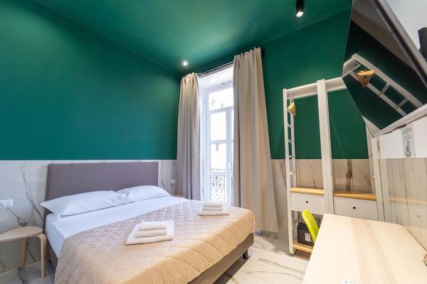 P.C. Boutique Medina H. Napoli Centro, by Clapa Group