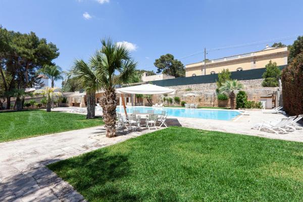 Villa a mare grande piscina, tennis, calcetto m750