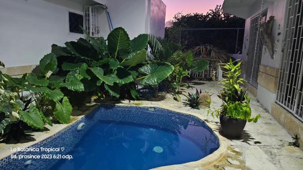 La Botanica Tropical