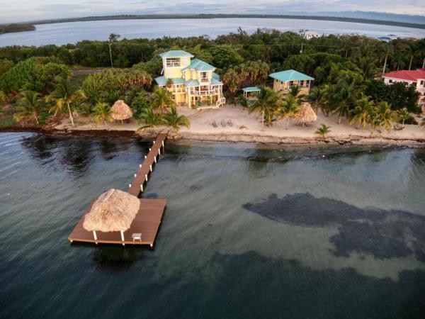 Lucky Duck Villa - Private Beach Escape, Забронировать Вилла Отели Майя-Бич с бассейном, Бассейн
