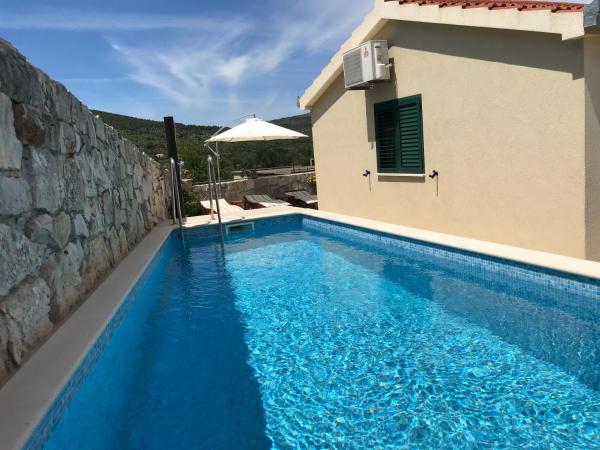 Villa Aranea mit Privatem Pool !!!, Забронировать Вилла Gustirna Окрестности Сплита