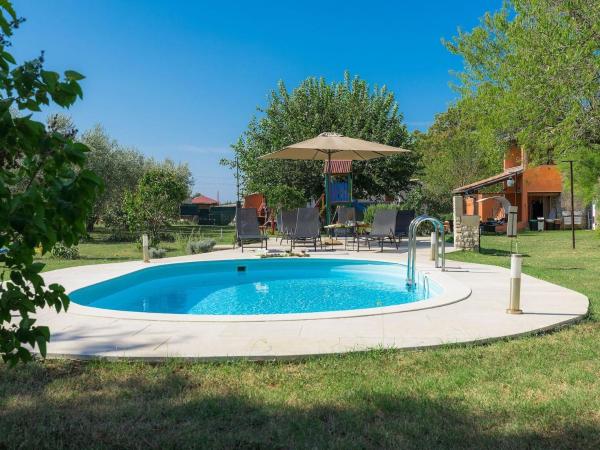 House Gurianum, Забронировать Дом для отпуска Коттеджи Pula Riviera, Коттедж