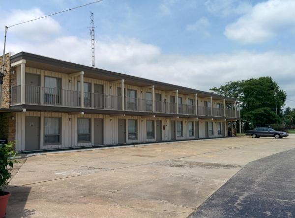 Stones Motel