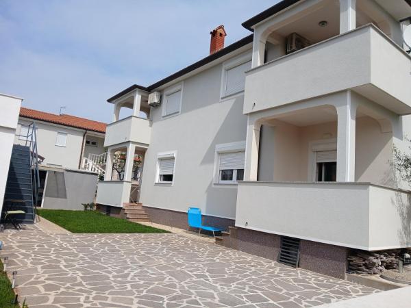 Lara Apartments, Забронировать Апартаменты/квартира Недорогие отели Umag Riviera, недорогие