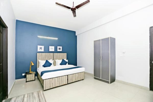 SilverKey Executive Stays 30271 Shoprix mall Sector 61