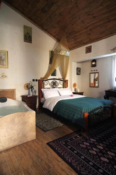 Chateaux Constantin Agistro