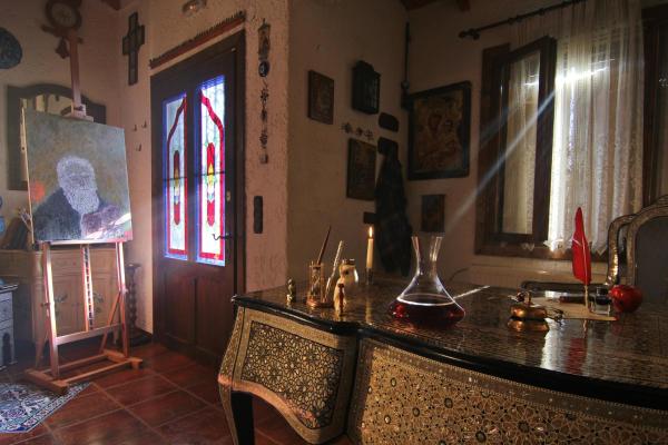 Chateaux Constantin Agistro