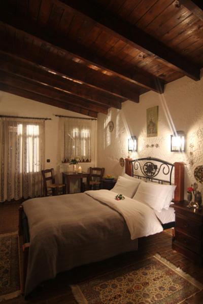 Chateaux Constantin Agistro