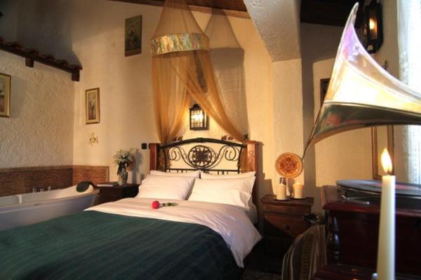 Chateaux Constantin Agistro