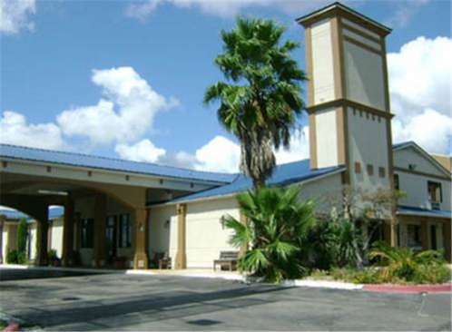 Summit Inn Hotel & Suites