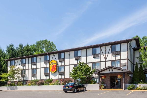 Super 8 by Wyndham Norwich, Забронировать Отель Бейнбридж Штат Нью-Йорк