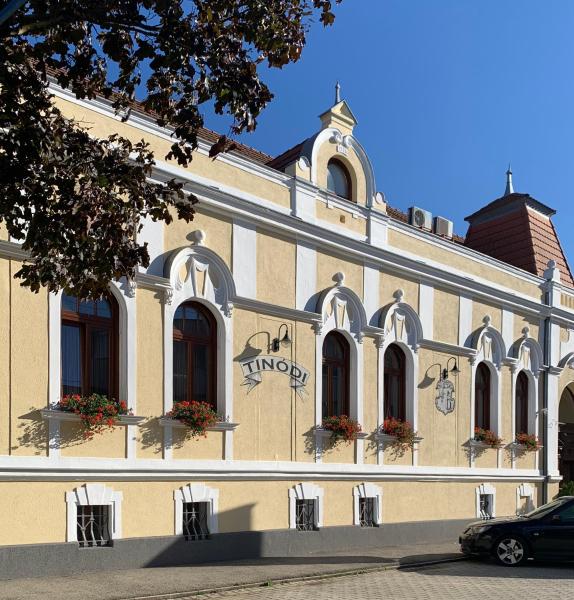 Tinódi Fogadó, Забронировать Отель «постель и завтрак» Отели Шарвар 3 звезды, 3*
