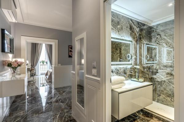 Spanish Steps Oasis Suite