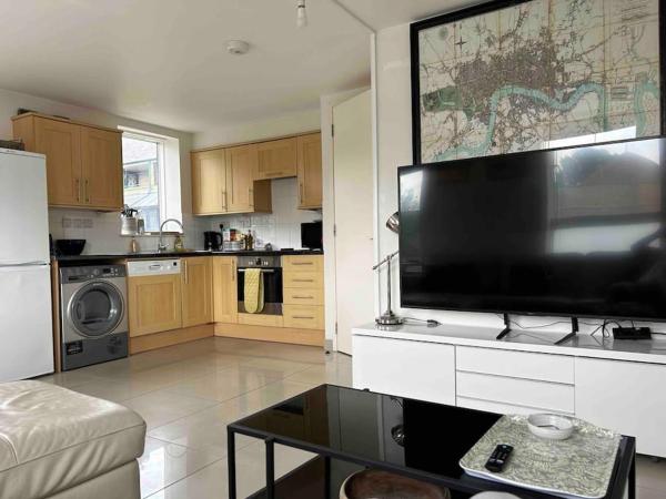2 Bedroom Apartment off Portobello Road
