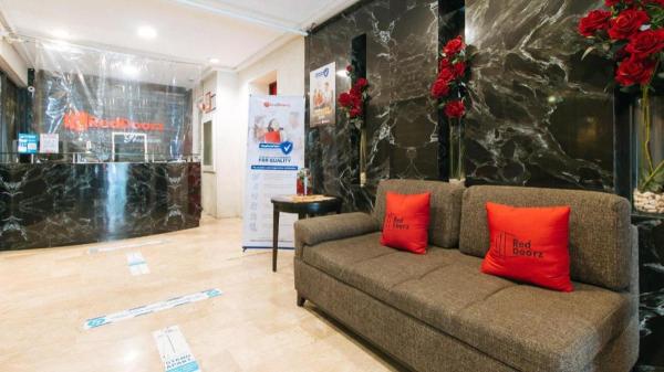 RedDoorz Premium near Greenbelt Makati