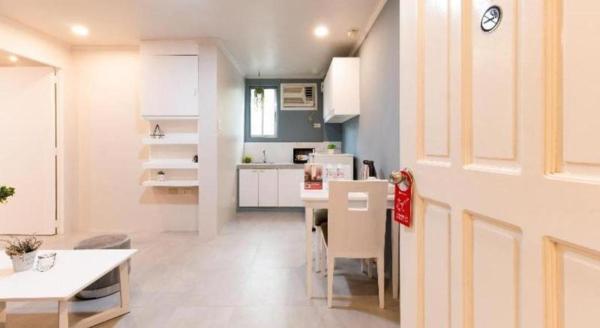 RedDoorz Premium near Greenbelt Makati