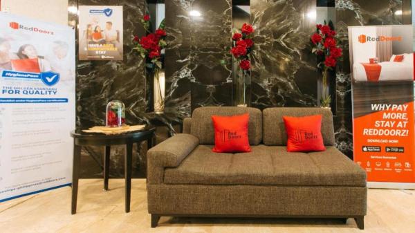 RedDoorz Premium near Greenbelt Makati