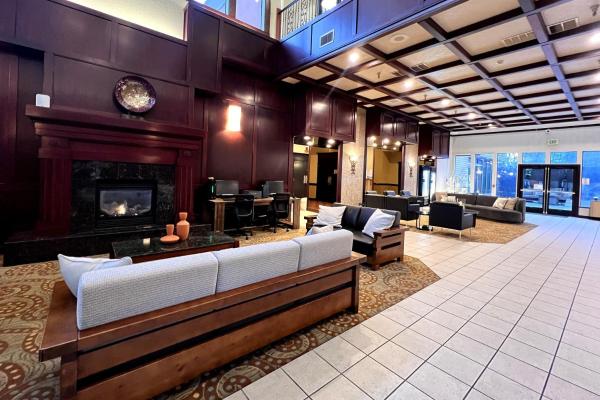 Ramada by Wyndham Tukwila Southcenter, Забронировать Отель Таквила Вашингтон