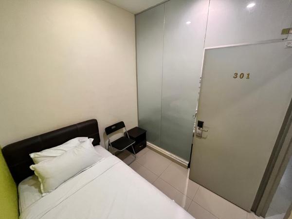 Jasmine Inn Hotel by ZEN Rooms