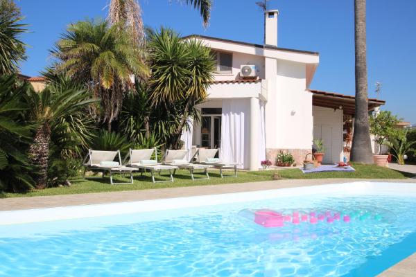 Edri beach house - Villa con piscina