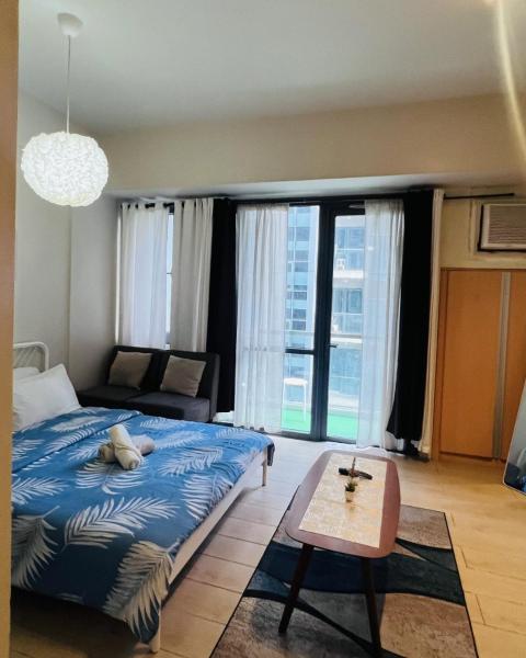Henry\s Newport Deluxe Condotel
