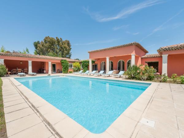 Villa Les Mûres mûres by Interhome