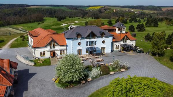 Darovanský Dvůr - Wellness & Golf Hotel