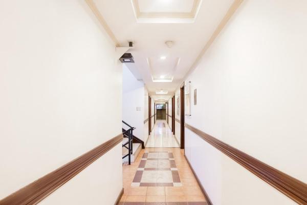 Royale Parc Inn & Suites