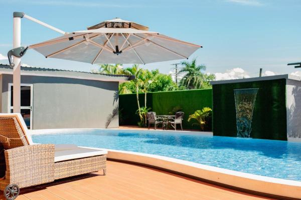 Hibiscus Suites And Residences