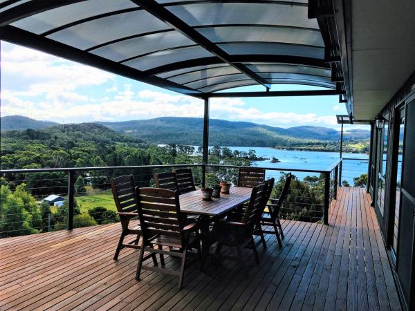 Storm Bay Guest House & Cottage