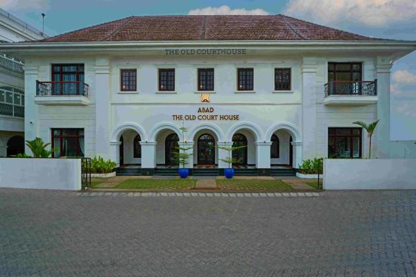 The Old Court House By Abad