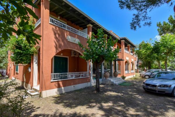 Andreas House Дассия