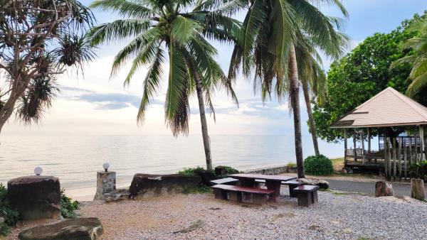 Baan Toom Village and Resort