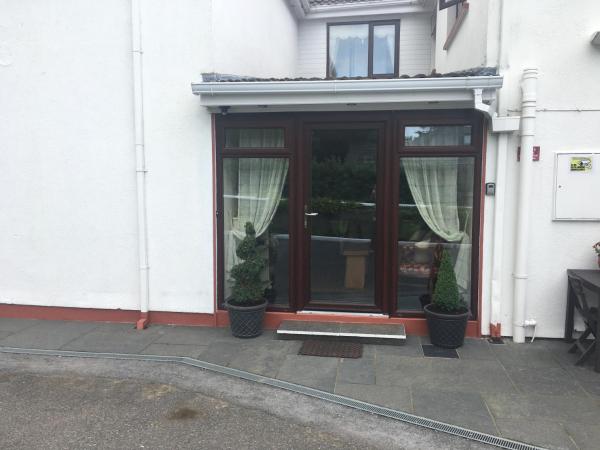 Hazelbrook Self Catering - Maximum 6 Persons
