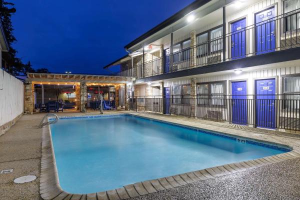 Motel 6 Boerne TX