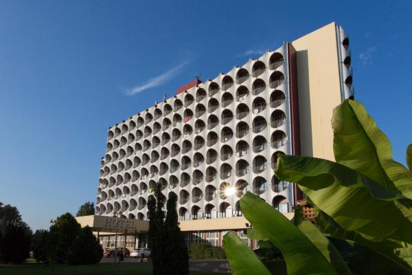 Silver Beach Retro Hotel