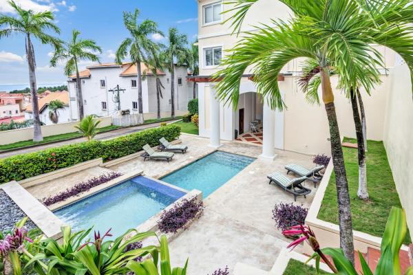 Sea Vue Luxury Vacation Condominiums