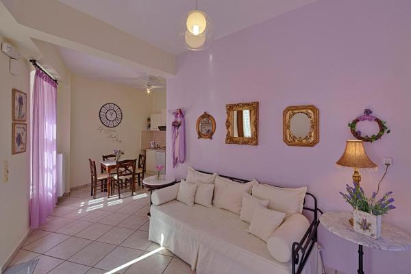 Antouanetta Apartments