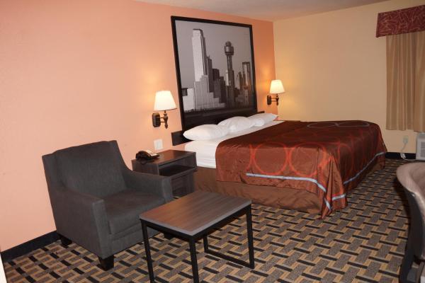 Super 8 by Wyndham Farmers Branch/North Dallas