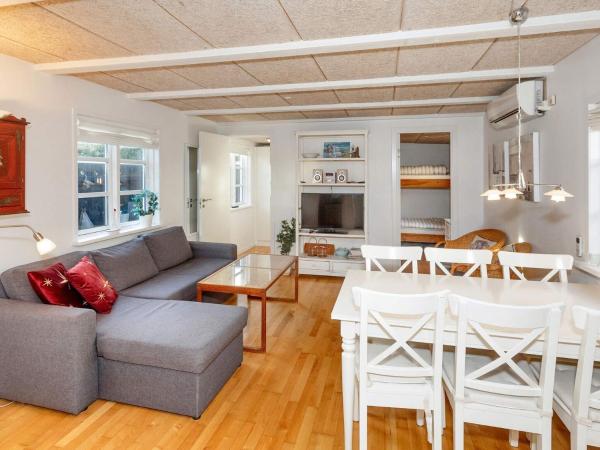 6 person holiday home in Skagen
