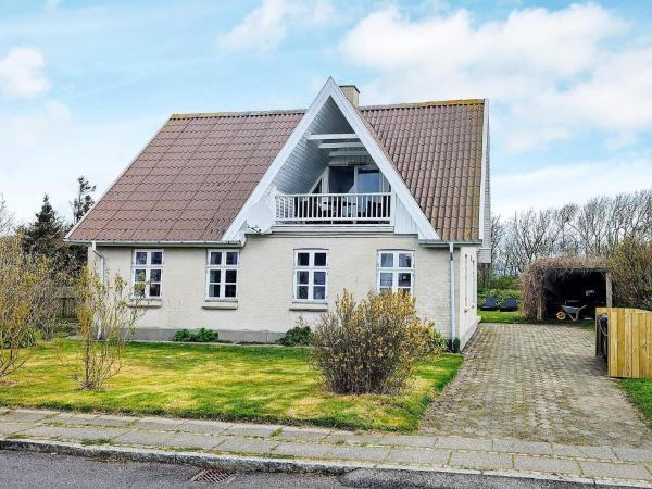 12 person holiday home in Vestervig-By Traum