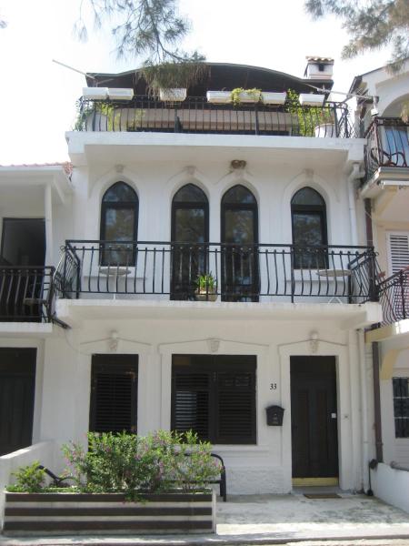 Apartments Colic