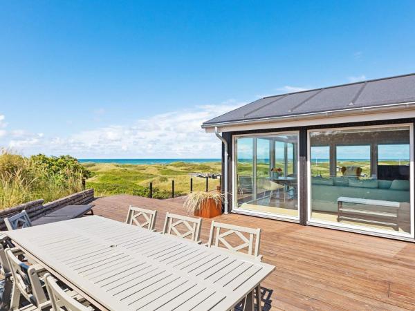 6 person holiday home in Løkken