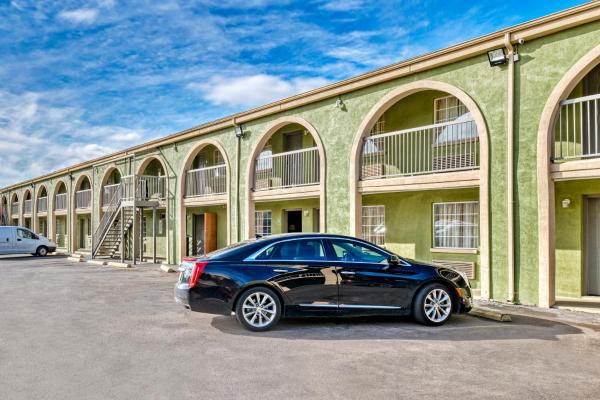 Sienna Inn Channelview, TX