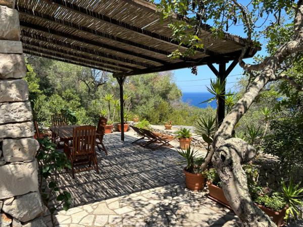 Mirto Sotto - Casa in Pietra sul Mare