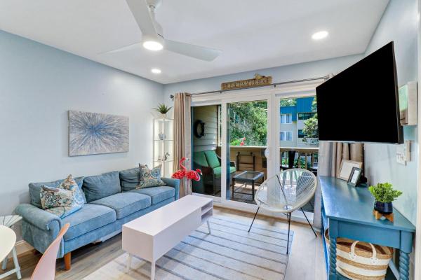 Stunning 2 Bedroom Villa Steps to the Beach