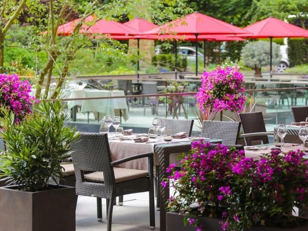 Hotel Le Royal  Ville Haute Luxembourg Luxembourg  Guest Reviews Book Hotel Hotel Le Royal  - Restaurant Luxembourg Ville Terrasse